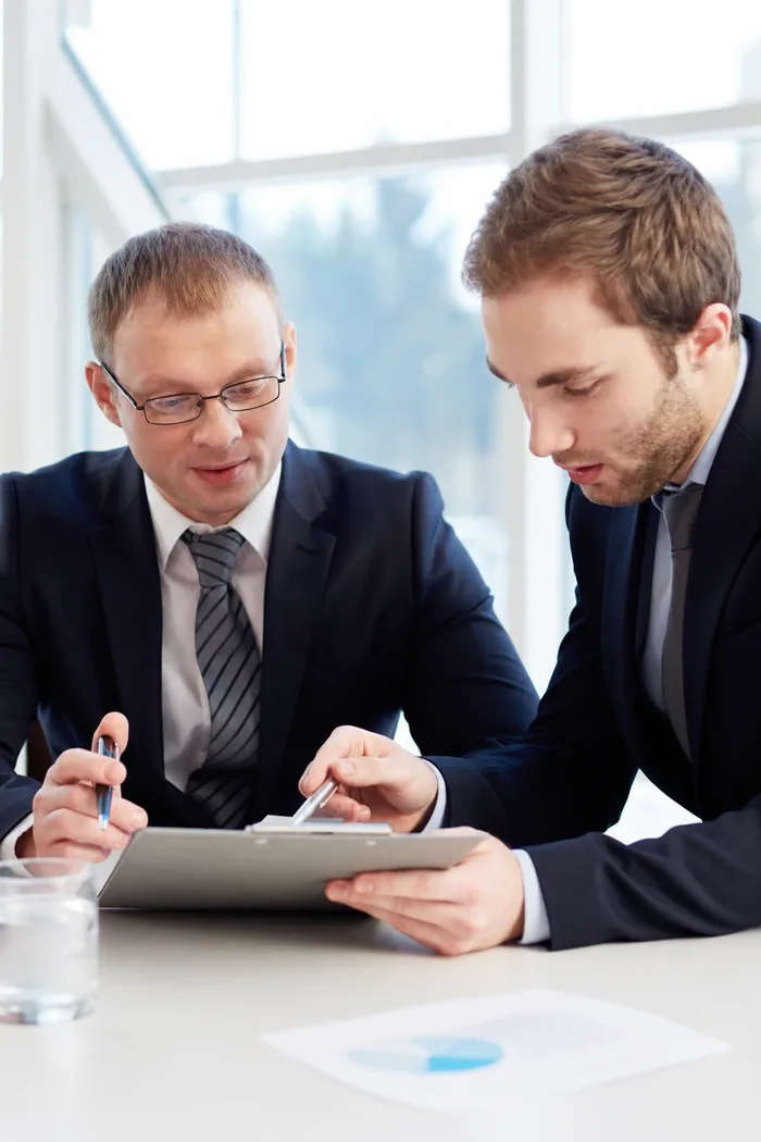 DialFox team handling lead-qualifizierung for B2B clients across European markets